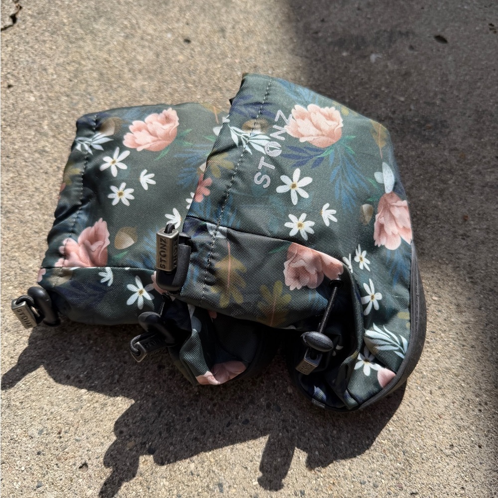 Stonz Floral Baby Snow Booties - Dark Green/Black with Pink Flowers